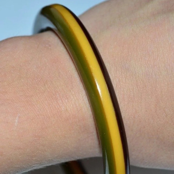 Bakelite Bracelet - Picture 1 of 6